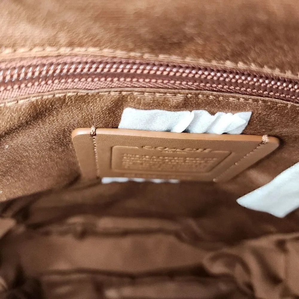 Coach track pack